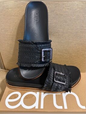 Earth® Fontane 2 Woven Slide Sandals in Black - Size 7.5